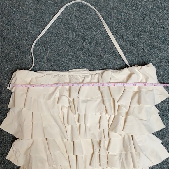 One piece with multiple layers - Picture 3 of 7